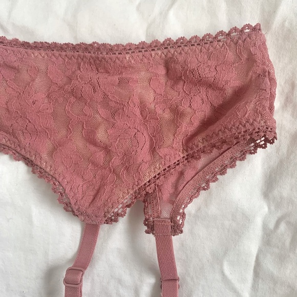 NEW Victoria’s Secret Lace & Plaid Garter Belt - Picture 4 of 5